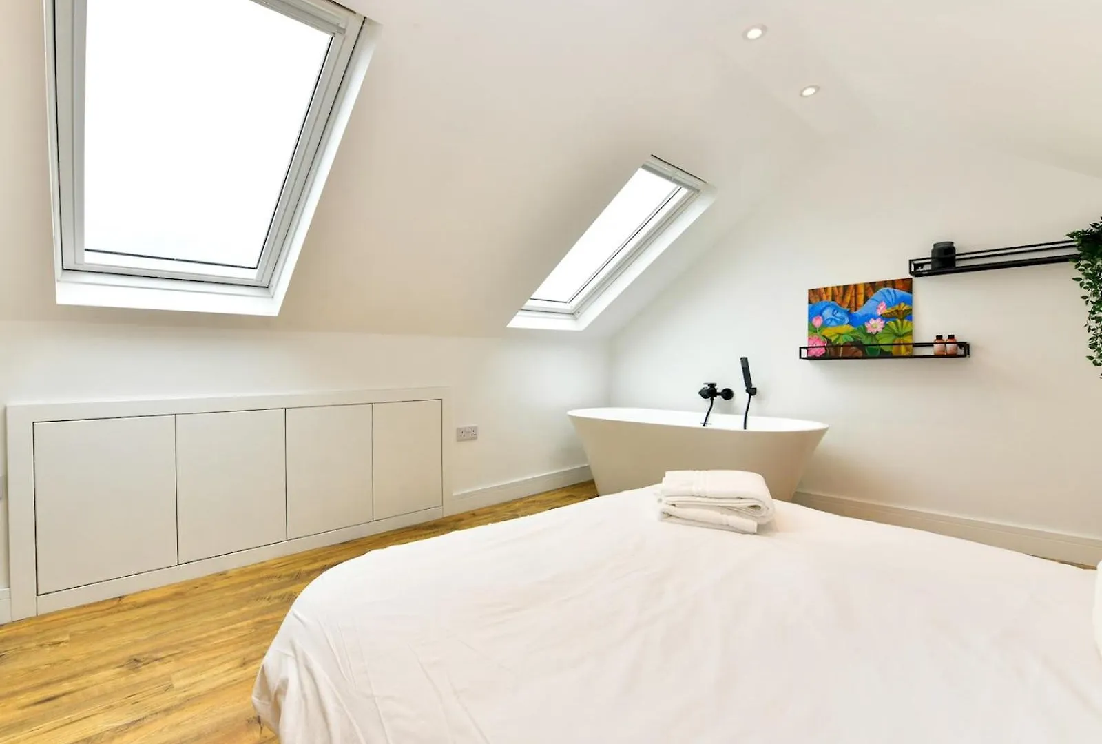 Pass The Keys Two Bedroom Canton Retreat Cardiff Apartment